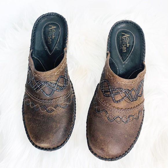 Clark’s $125 Artisan Collection Leather Clogs - Picture 3 of 8